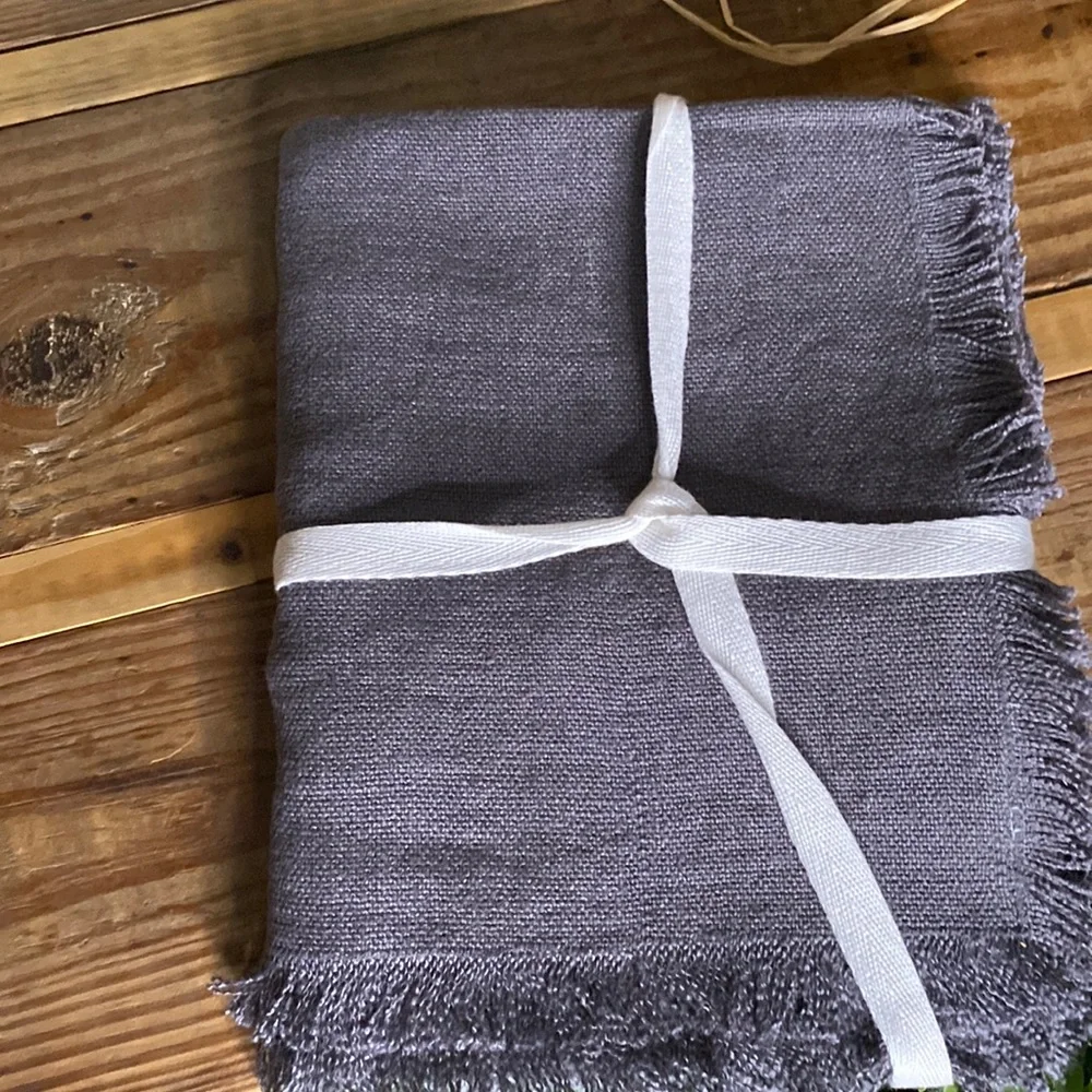 Williams Sonoma Grey Linen Fringed Hem Placemats - Set of 4